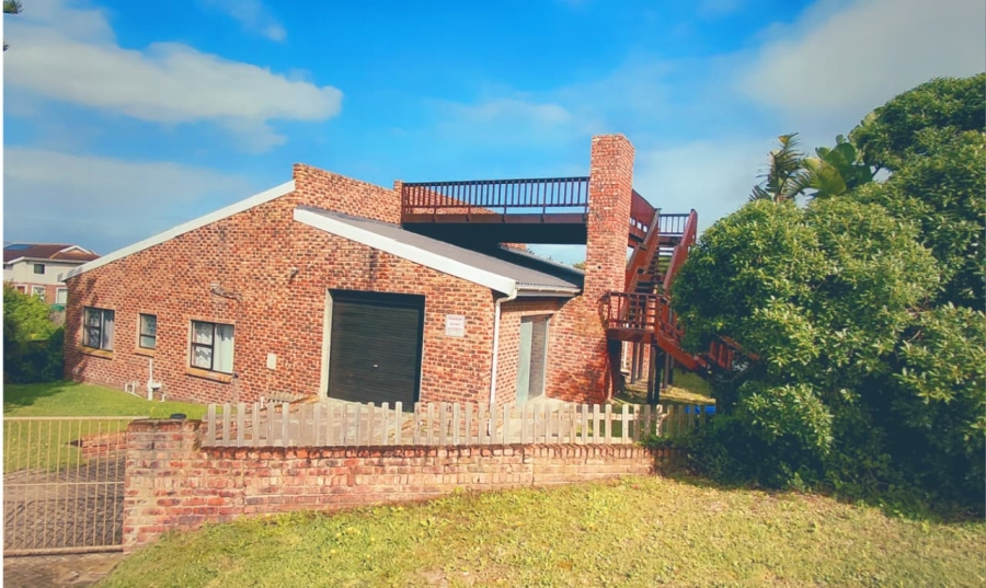 4 Bedroom Property for Sale in Oyster Bay Eastern Cape